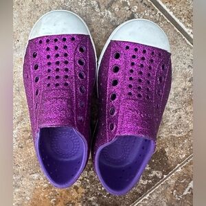 Like new native toddler girl size 7 shoes